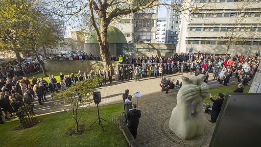 Remembrance Service 2016 at the Hope memorial statue