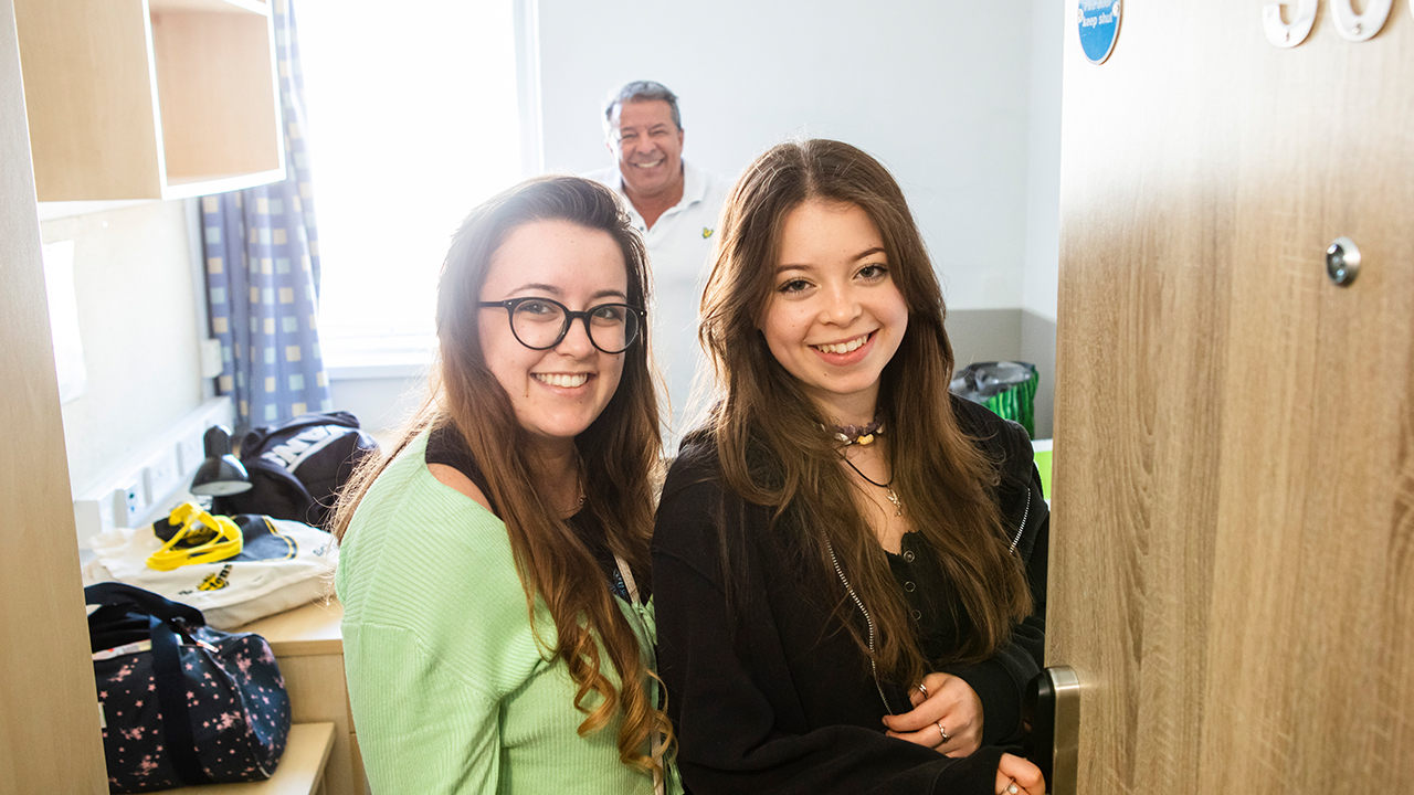 New students moving into halls