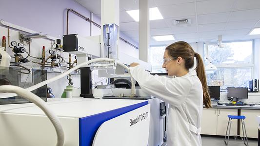 Chemistry lab facilities in Davy Building
