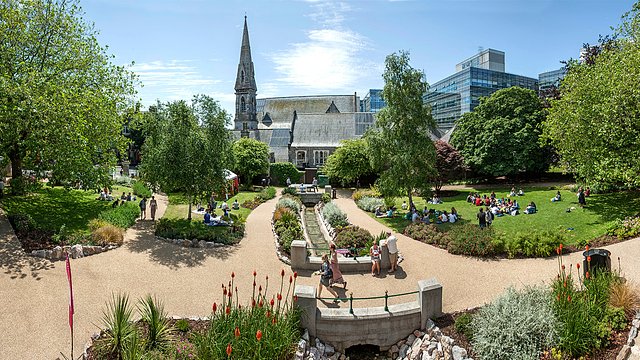 Drakes Place int he sunshine