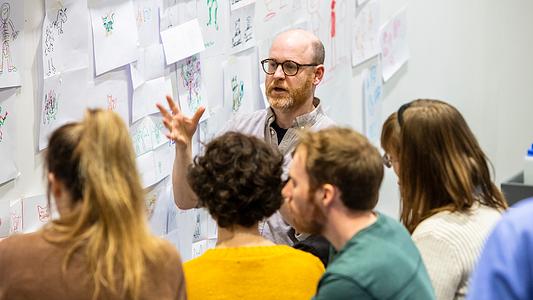Visiting Live Scriber Jack Brougham working with BA (Hons) Illustration and BA (Hons) Art History students to explore storytelling of peoples' pasts and memories through scribing.